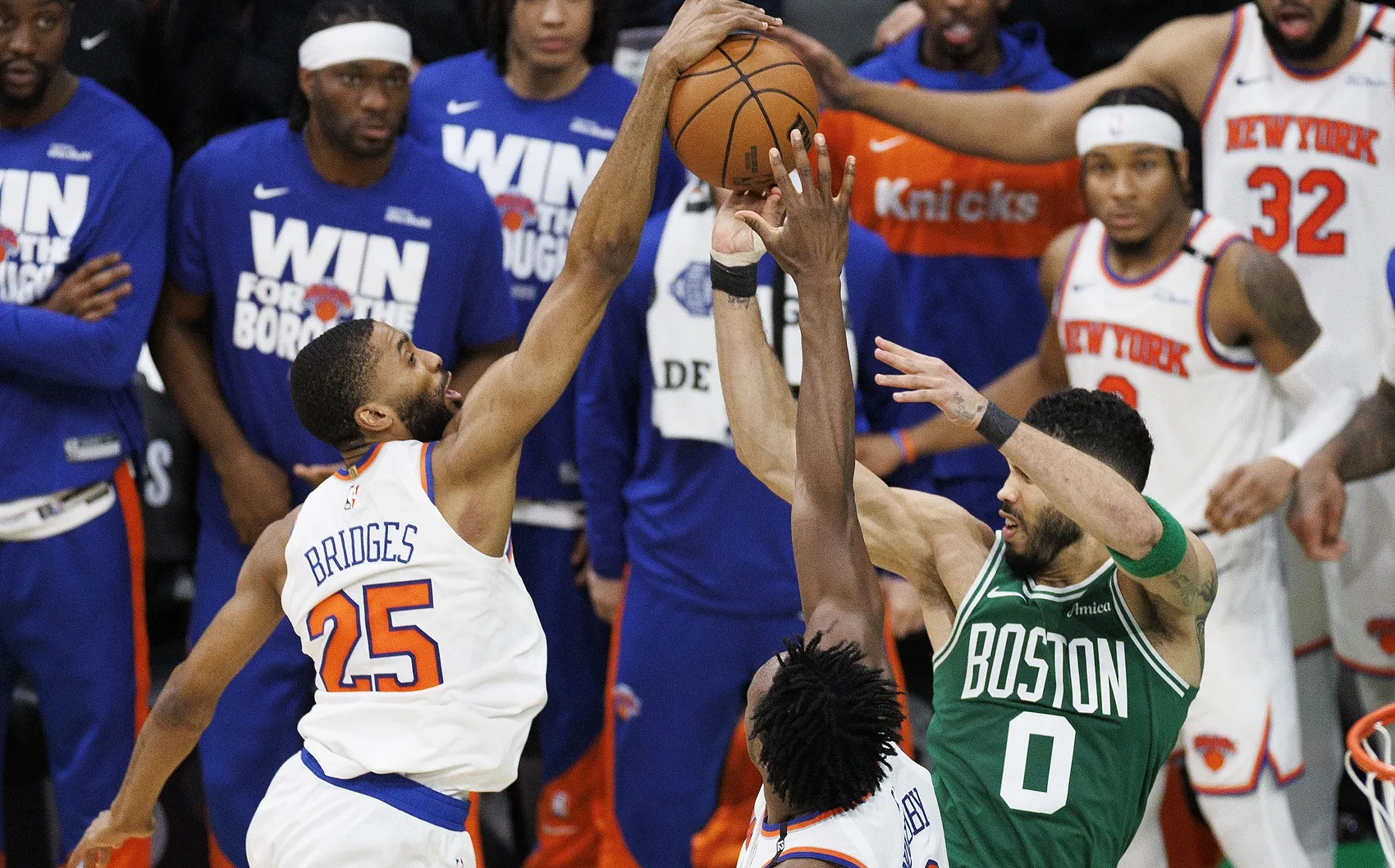 KAIYUNSPORT-塔图姆在法国队比赛中最后时刻胜出，战术调整引发热议！-KAIYUNSPORT