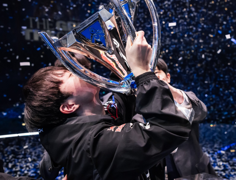 开云体育资讯门户网站-关于瑞士队观众热烈欢呼！，Faker迎来十五赛季出色发挥上演精彩一战的信息-开云体育资讯门户网站